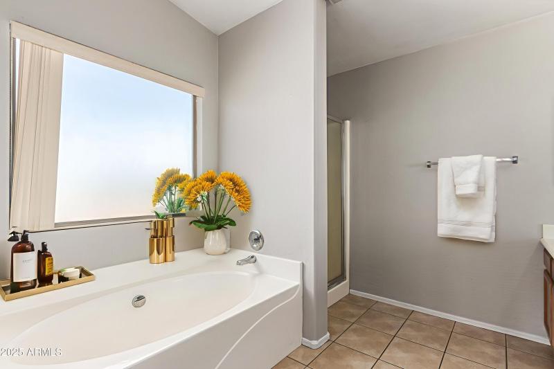 27-Meadowbrook - Bathroom - Modern - 4