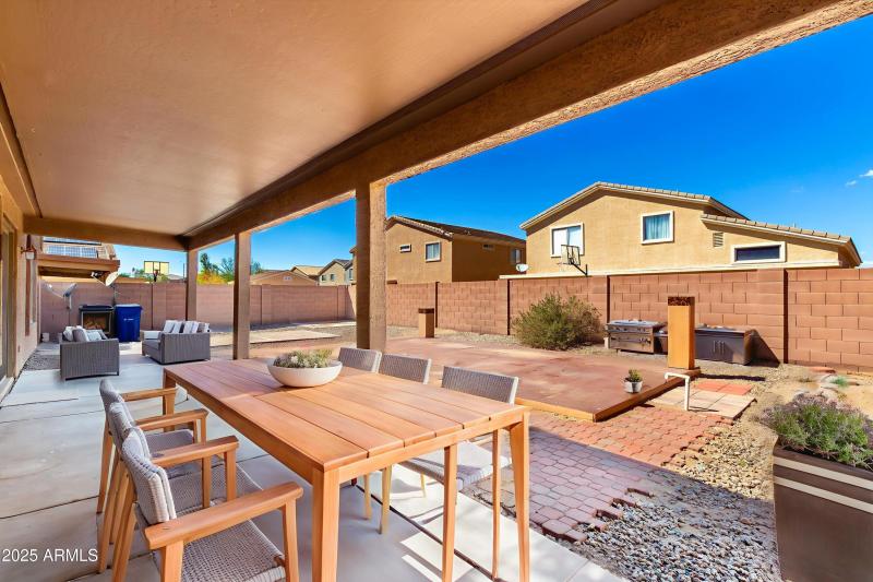 40-Meadowbrook - Outdoor - Scandinavian