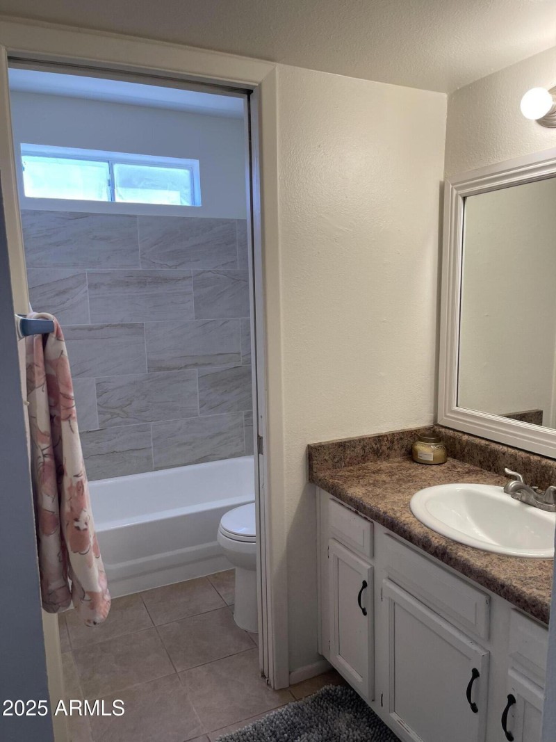 BD9ACAB2-2B2B-49CB-8EA4-5BAD857A42FA