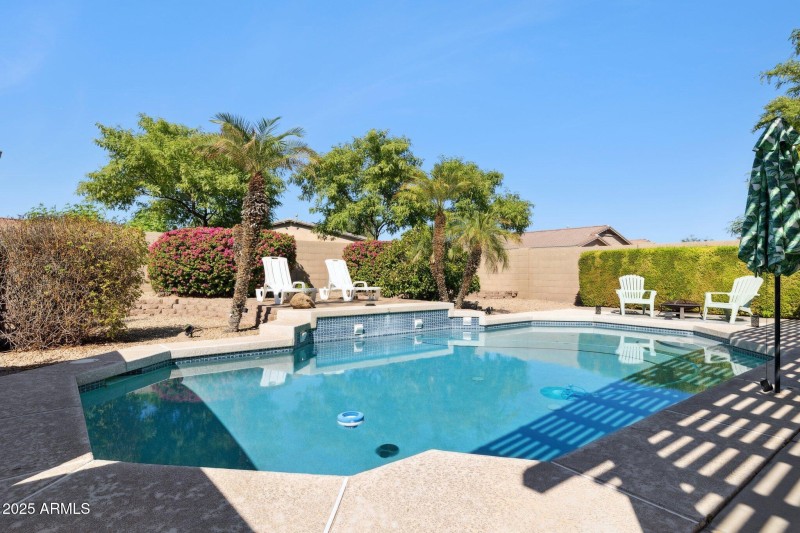 POOL OASIS