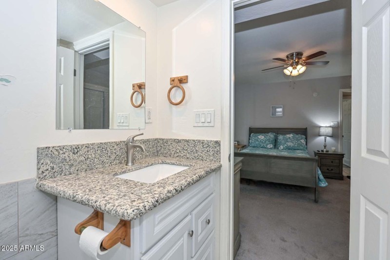 Ensuite Vanity – Granite Countertop