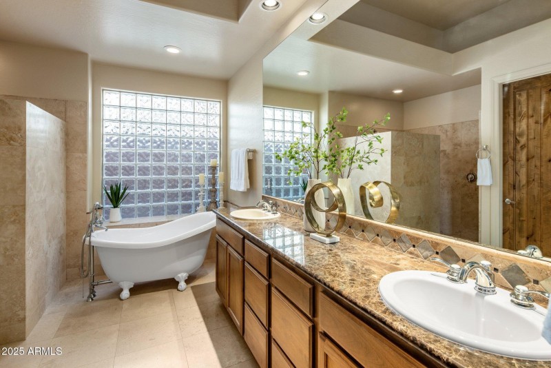 28-web-or-mls-D46A7583 copy