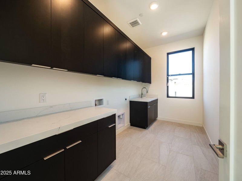 Laundry Room W Sink