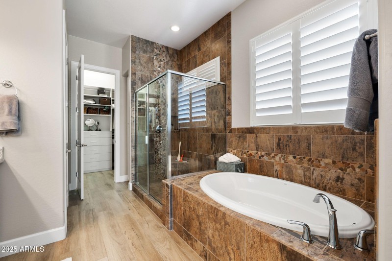 19-Primary Bathroom_2