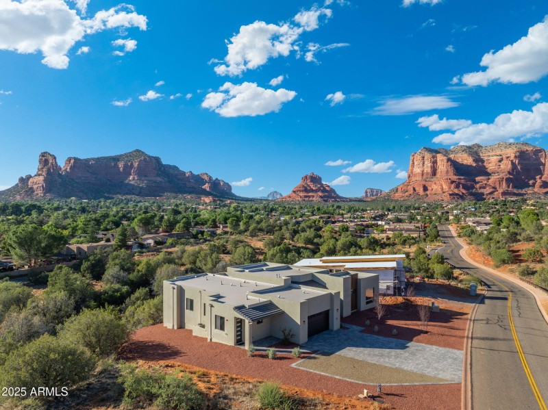 327 Suncliffe and Background 1