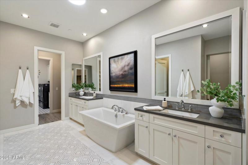Ensuite Master Bathroom