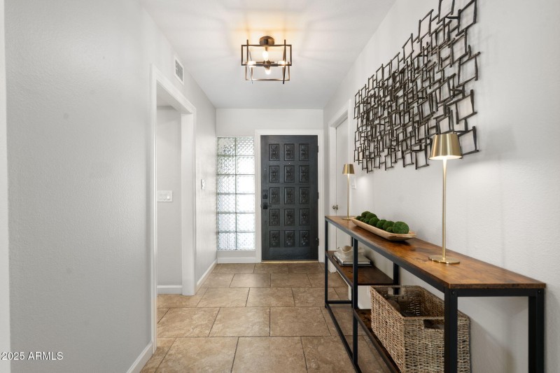 47-web-or-mls-QVB07579