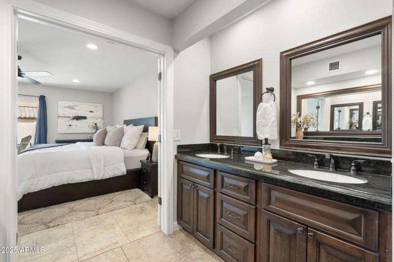 34-web-or-mls-QVB07508