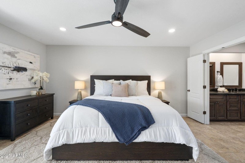 22-web-or-mls-QVB07435