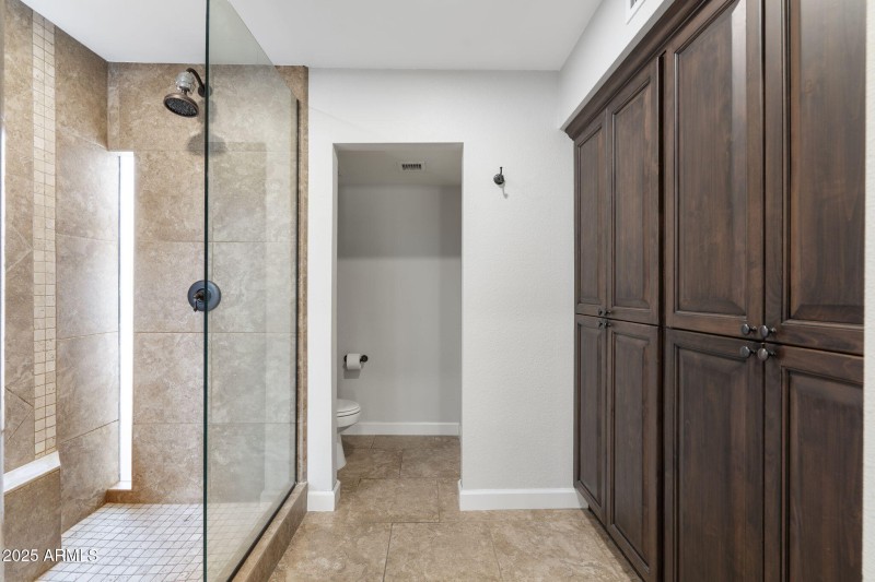 18-web-or-mls-QVB07416