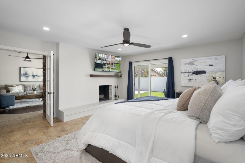 19-web-or-mls-QVB07422