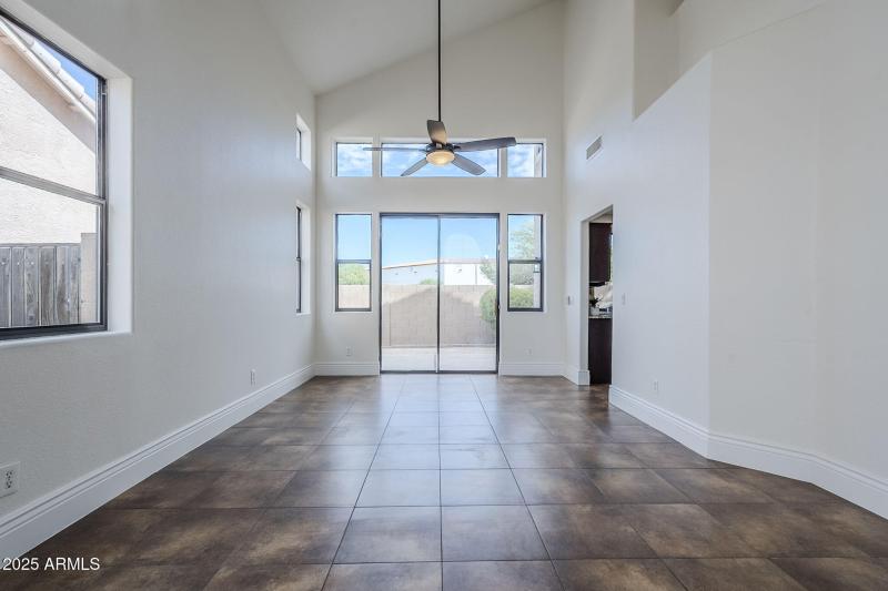 11-web-or-mls-Lindsay-11