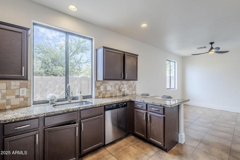 15-web-or-mls-Lindsay-15