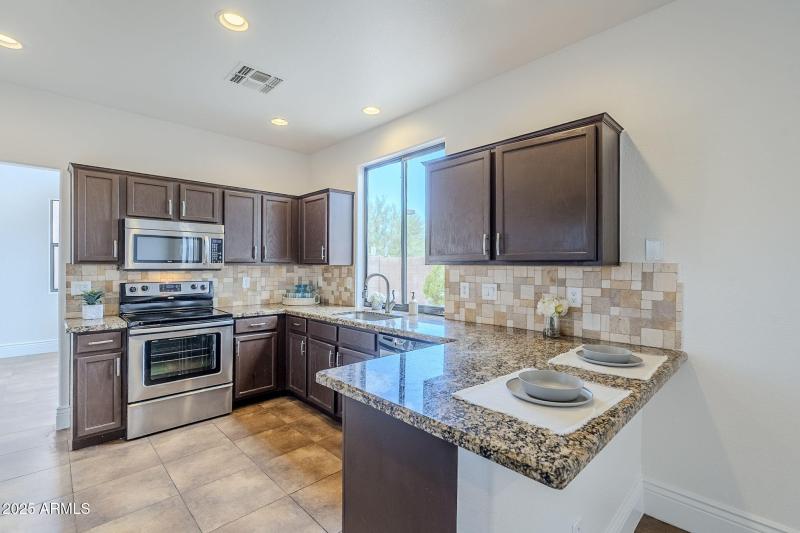 17-web-or-mls-Lindsay-17