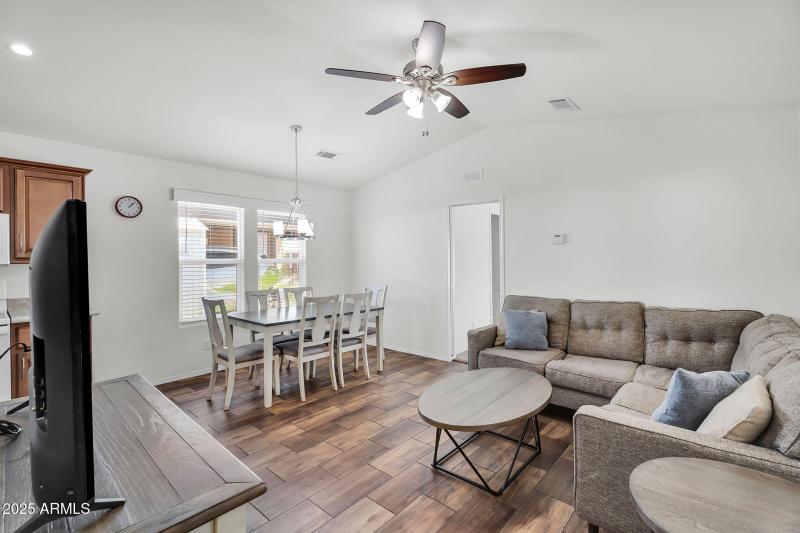 8-web-or-mls-Baseline-6