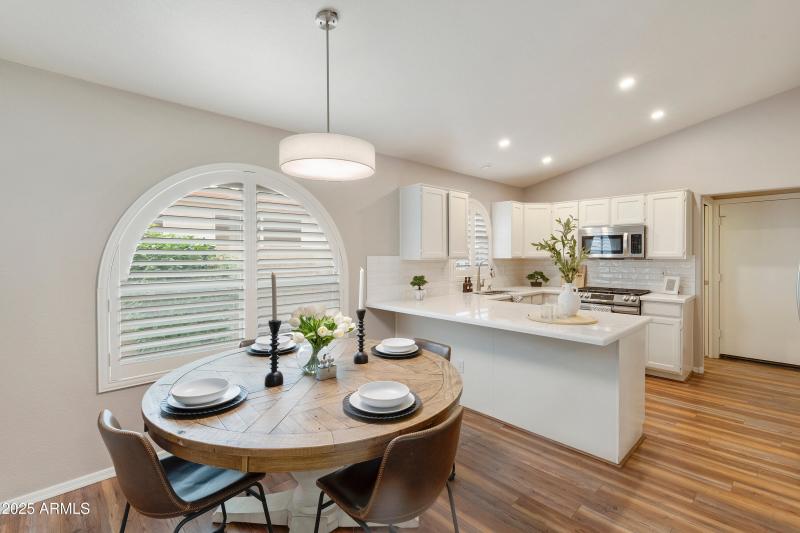 Eat-in Kitchen