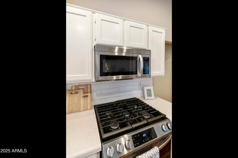 Gas Stove & Microwave