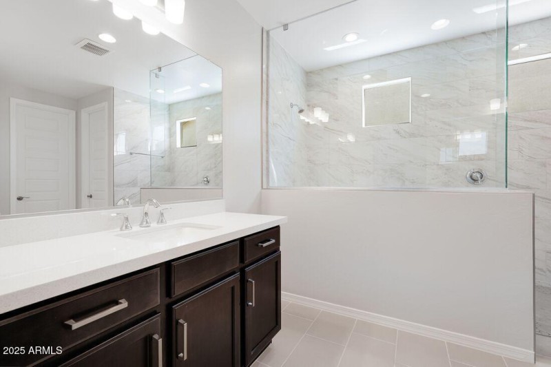 17118 W HACKAMORE Drive - Ready Now!