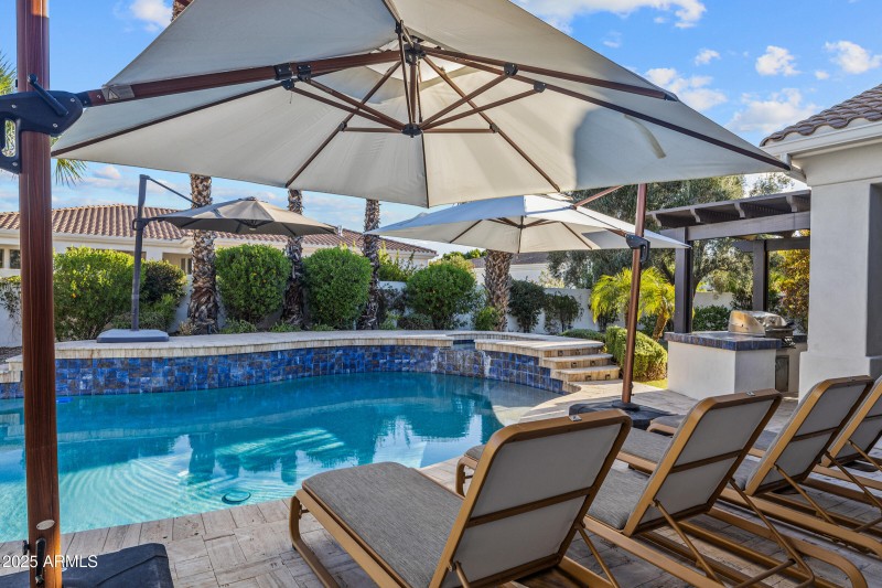 Pool/Outdoor Kitchen area
