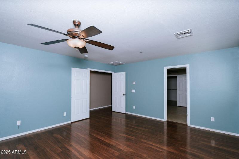 WhatsApp Image 2025-09-16 at 09.13.53