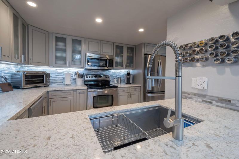 Completely Remodeled Kitchen!