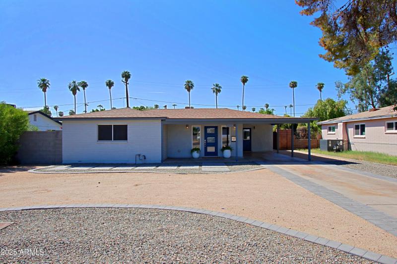 4224 N. 36th St. - Front Driveways
