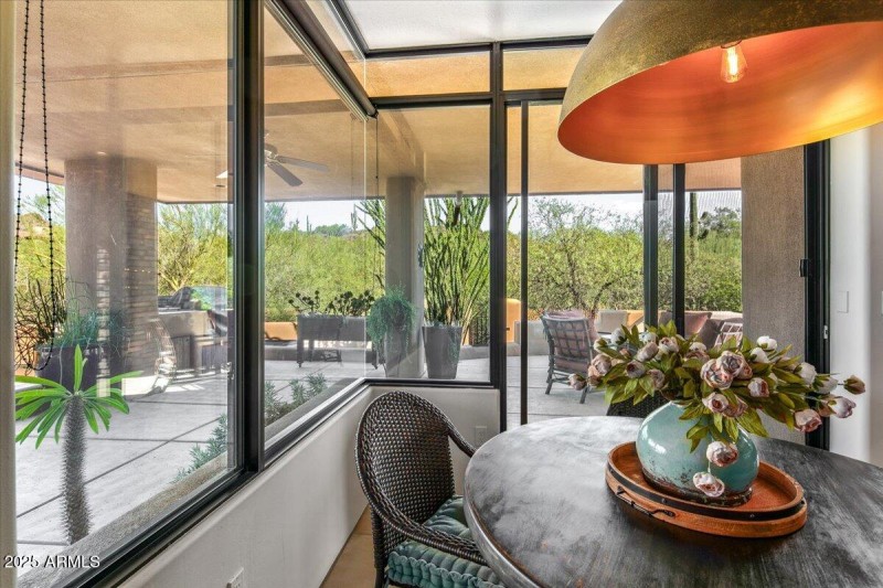 03-Breakfast Nook Views