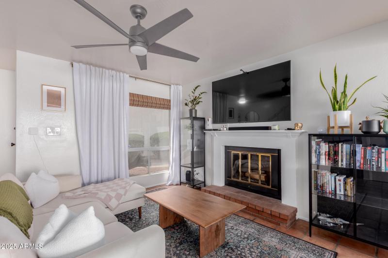 Great Room w/ Fireplace