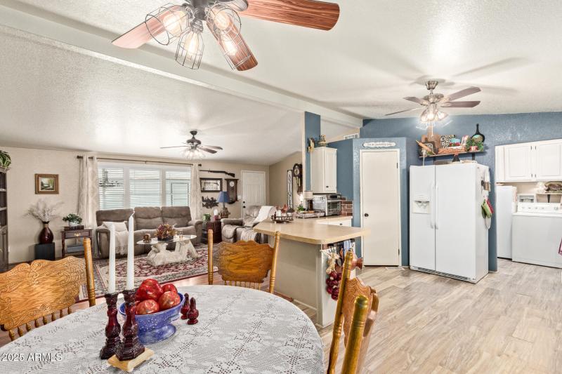 Ding/Kitchen