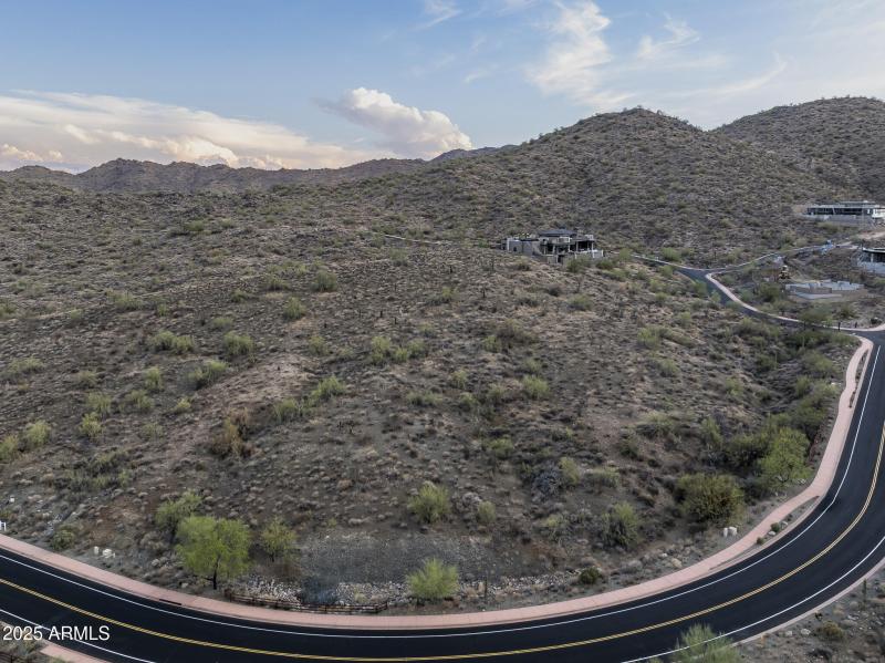 Large buildable site