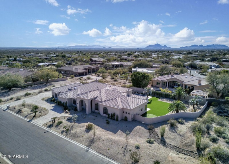 Totally Remodeled Estate in CATAVINA