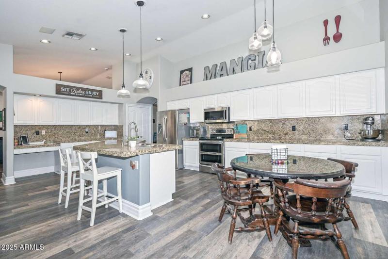 Kitchen-Breakfast Room