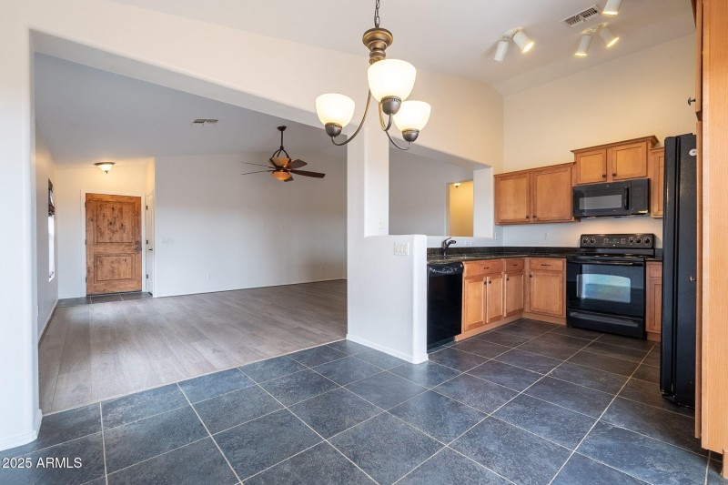 14-web-or-mls-Silverbell-14