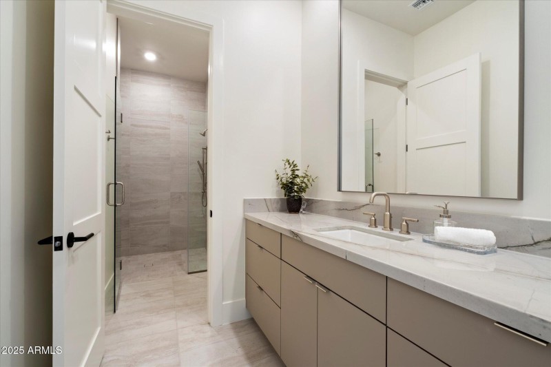 Guest Ensuite Bathroom