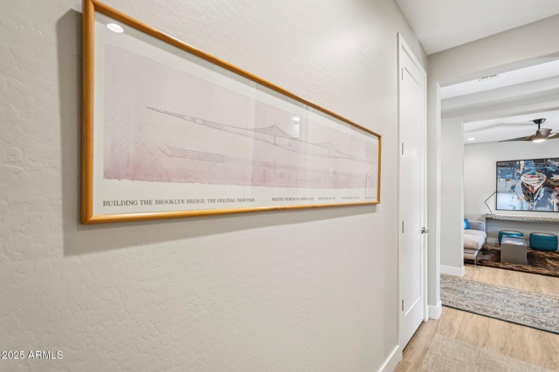 27-web-or-mls-W La Reata Ave-S1709-027