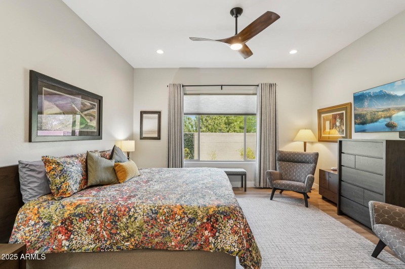 35-web-or-mls-W La Reata Ave-S1709-035