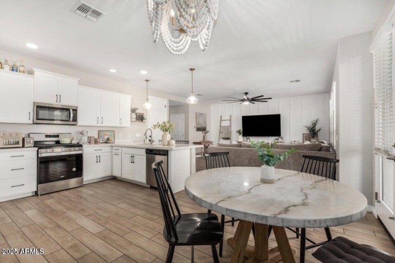 20250816005303345743000000-o