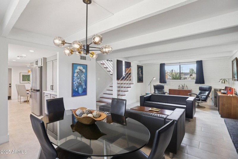 View so living room to kitchen