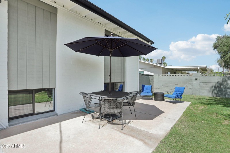 Outdoor sitting area