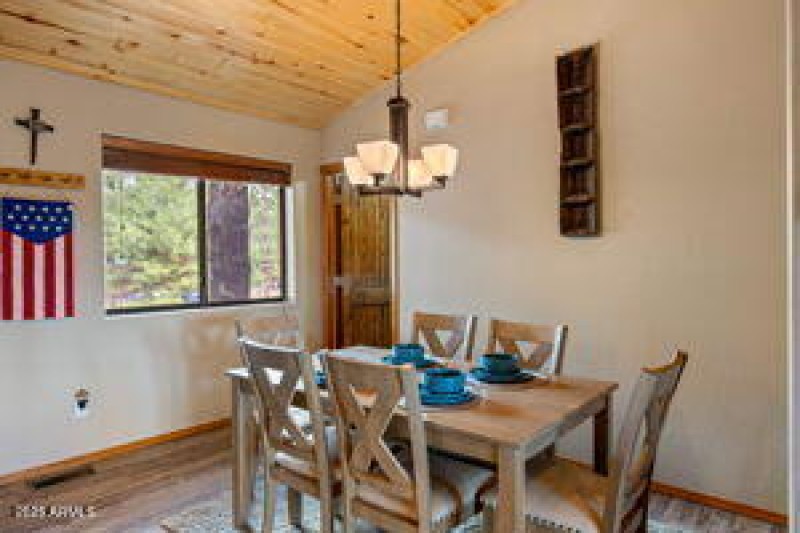 thumbnail-019958ae-5682-739d-9b24-214582