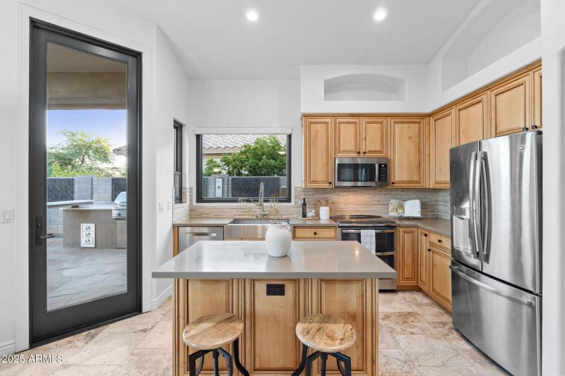 Great views to the Backyard!