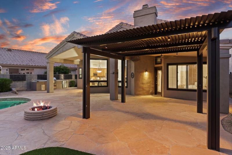 Pergola & Firepit