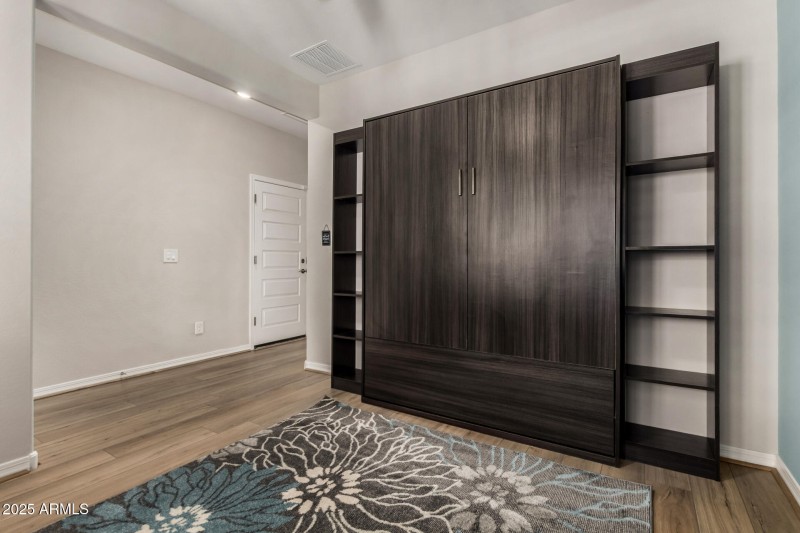 Den w murphy pull out