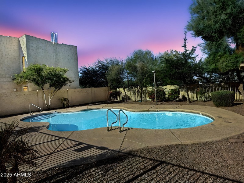 IMG_1985 - Day To Dusk - Dusk - 0