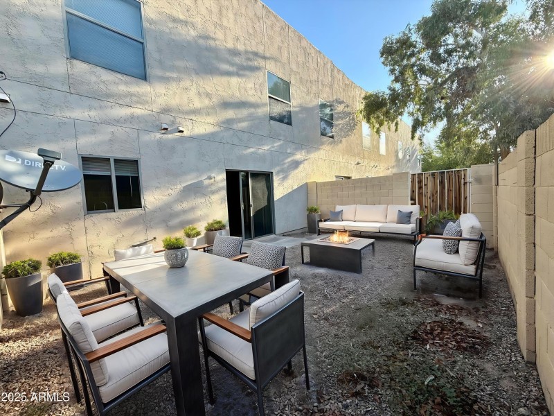 IMG_1931 - Outdoor - Modern - 0