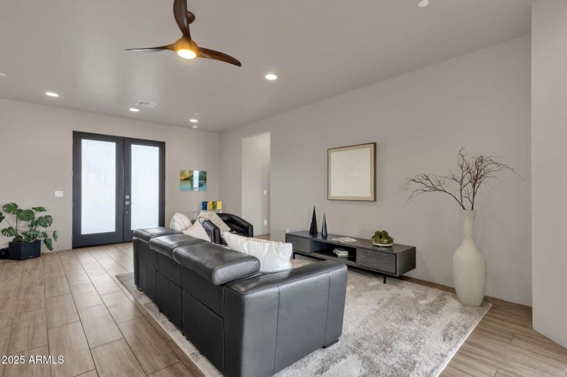 008_Living Room
