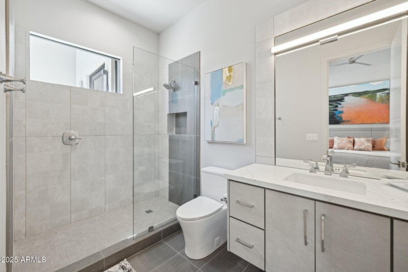 Guest Suite 2 Bath