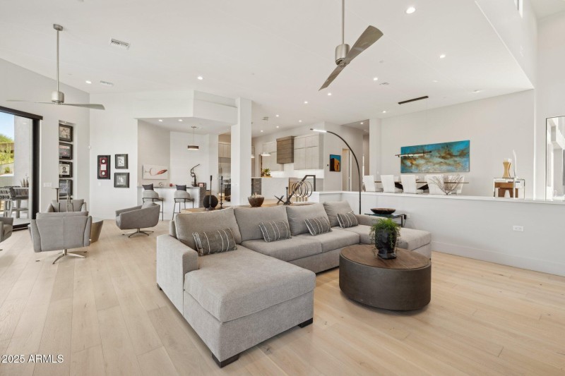 10-14' Ceilings