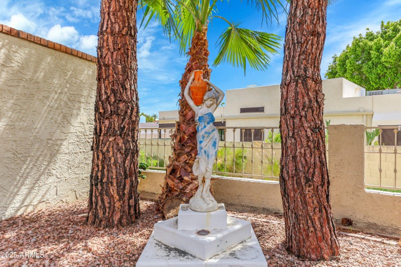 2237 E Captain Dreyfus-11