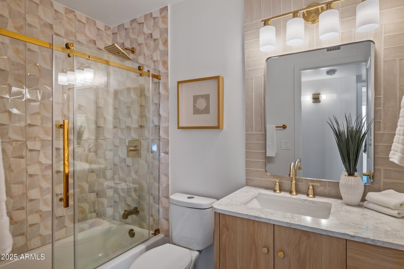 7820 E Loma Land Dr-19